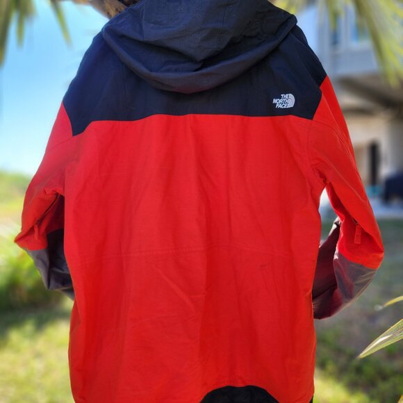 The North Face Snowboarding/Skiing HyVent 3-in-1 Jacket XL-RED/BLACK - Picture 2 of 9
